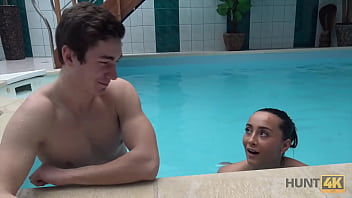 Preview 2 of 1 Time Sex Sil Todne Wali - HUNT4K. Cheap slut does her best to stay at spa with her bf