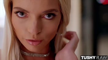 Preview 1 of Dubai Abaya - TUSHYRAW Anal-crazy hottie on the prowl for a hard cock