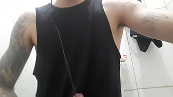 Preview 4 of 3gp Xxx King - Meu pau est&aacute_ cada vez maior