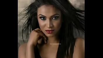 Preview 4 of Elite - Essa moreninha sabe dancar muito e faz qualquer um ficar de pau duro.confere a danca dessa gostosa no nosso site safadinho