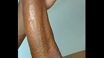 Preview 1 of Hyne - Novinho gostoso batendo punheta e gemendo