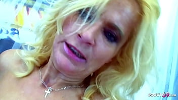 Preview 4 of Fuke First - STIEF MUTTER von SOHN erwischt und mit Sex zum Orgasmus geholfen