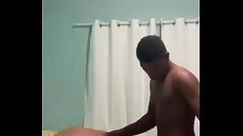 Preview 1 of Pregnant Mom Bathing Hot - Novinho me comeu gostoso