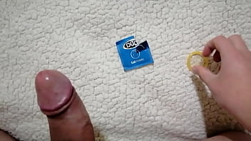Preview 2 of Big Titts Anal - Como colocarse el condon - depilado