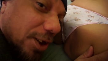 Preview 3 of Japan Pouran Xxx Hd - VELHO TARADO PEGANDO NOVINHA INOCENTE