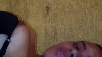 Preview 4 of Red Bra Wank - Ardendo em desejos contidos