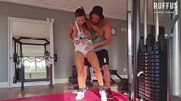 Preview 2 of Lesbeon Full Videos - Personal trainer fode um de seus clientes em casa - Ana Rothbard