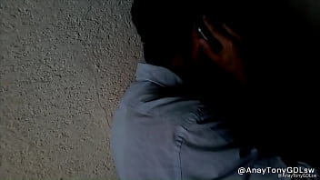 Preview 1 of Sunyleoney Ki Chut Marna - Culona disfrazada cogiendo con un vecino dotado mientras est&aacute_ sola en casa haciendo videollamadas calientes