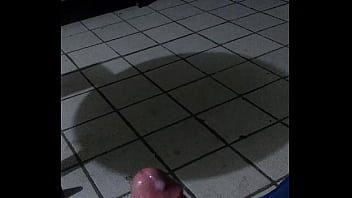 Preview 4 of Chuby Gangbang - Me masturbo mientras veo el pack de una chica