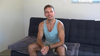 Preview 1 of Massage Clitoris Orgasme - Hung casting otter masturbates on the couch