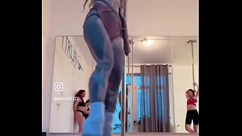 Preview 4 of Un Perro Se Culea A Una Mujer - Do you like to dance too or just watch others dance?