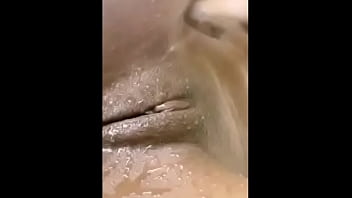 Preview 3 of Jasmin Lynn - Essa morena esta toda molhada de tes&atilde_o querendo gozar com um ou dois rapazes dotado