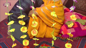 Preview 1 of Mom So Xxx - काजोल भाभी की पहली सुहागरात