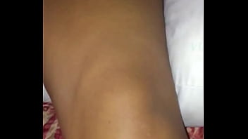 Preview 4 of Sxxe Vedoa - Mi esposa en cama y mi amigo la masajea