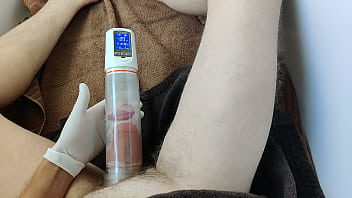 Preview 3 of Bokep Ibu Hamil Besar - Time lapse penis pump