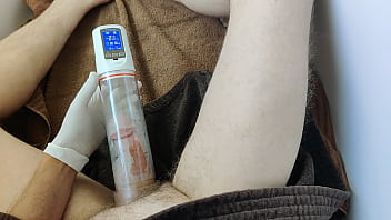 Preview 1 of Bokep Ibu Hamil Besar - Time lapse penis pump