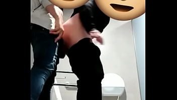 Preview 2 of Milf Pron - Rica follada ba&ntilde_os publicos