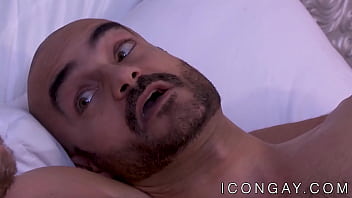 Preview 1 of Vixens On Vacation - Hunk Hans Berlin sucked off before pounding gay ass