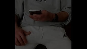 Preview 2 of Sxs Italia - Gio si eccita al telefono...