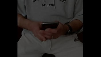 Preview 3 of Sxs Italia - Gio si eccita al telefono...