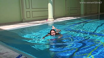 Preview 4 of Pinay Tiya - Jessica Lincoln gets horny and naked in the pool