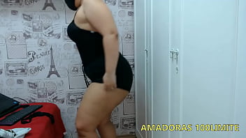 Preview 2 of Show Boobs For Money - Olha que gostosa - Participe dos meus V&iacute_deos -  Big Ass bem safada Delicia