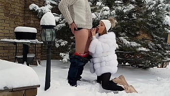 Preview 2 of 15 Year Hd Sex Videofull - An amateur snowwhite girl who really enjoy to make a blowjob and to get a massive load of warm sperm on her face
