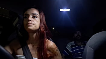 Preview 2 of Havas Xxx Sister - Safada trabalha de motorista de aplicativo e pega homem se masturbando no banco de tr&aacute_s!
