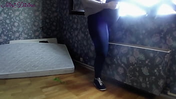 Preview 1 of Super Interactical Mom - Young french couple fuck into an abandoned house.