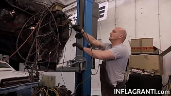Preview 1 of Fils Et Merre - Beauty Lilli Vanilli getting facialized by horny mechanic