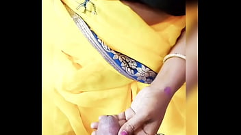 Preview 1 of Sweetpussy Com - तुम लोगों की हसीना भाभी को लंड मे तेल लगवाकर चोद दिया दूर के देवर ने