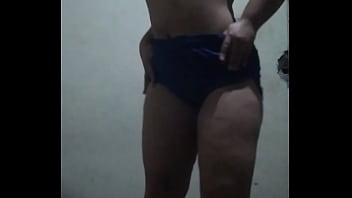 Preview 2 of Mom And Boy Desi S - Strip tease da gordinha delicia