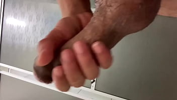 Preview 2 of Exnxx Com - Batendo uma punheta no banheiro, me gozei todo