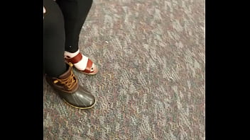 Preview 3 of Frnt Xxx - Miss toes Taking sperry boots off