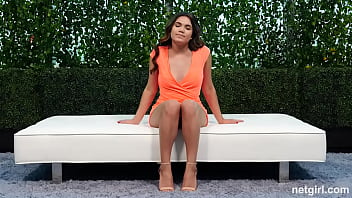 Preview 1 of Sexy Lip Fuck - 1314 keilani stream