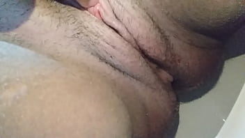 Preview 3 of Creal Defloration - Bucetinha mestruada
