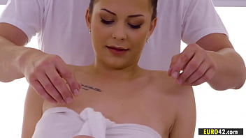 Preview 1 of Saxxe Hd Video - Masseur gives an oiled cock for his client