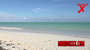 Preview 1 of Big Capital Woman Xxx - ramon monster se folla a esta chica anal en la playa MUNDOXXX.COM