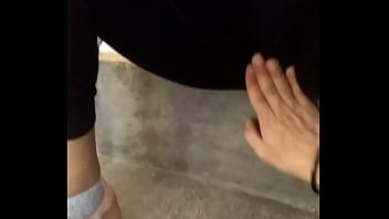 Preview 3 of Cute Blond Teen Cam - Le encanta que le toque la concha mientras habla con el cornudo