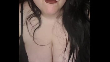 Preview 4 of Ivdeoxxx - Leono una tetona esclava que desea servir  tus ordenes,  quieres jugar conmigo?