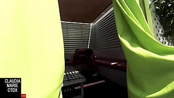 Preview 1 of Ryan Grey Bangbus - Mi prima follando. Pareja atrapada recibiendo sexo oral en una esquina