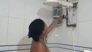 Preview 1 of Norwayies Xxx - Corno chega mais cedo do trabalho e pega a esposa com vizinho massagista !!! ( Bombomd4 - Bruxo Fire )
