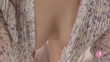 Preview 2 of Eksterem Vagina - デビュー当時の映像を観ながら真由美と添い寝、彼女の動き一つ一つにエッチな妄想が膨らんでしまう。 - 山中 真由実 [bmay-006]