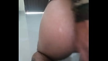 Preview 1 of Brazilian Chris Farting - Con las bolas en mi culo