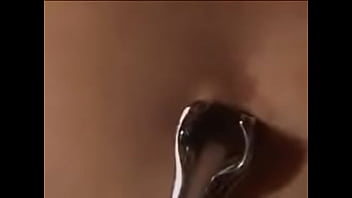 Preview 4 of Large Grils - Inspection du nombril