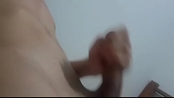 Preview 2 of Catfight Humilistion - Novinho hetero 19 anos batendo punheta