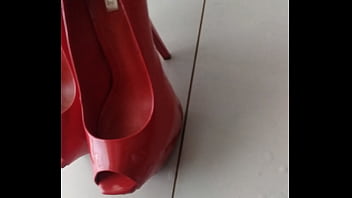 Preview 3 of Dominatrixes Riding A Dick - Mais Uma gozada no Peep toe vermelho da namorada! big cumshot on girlfriend&#039_s red high heels