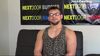 Preview 1 of Dono Larka Larka Hand Mar Vata - Ripped casting wolf intensively tugs his cock