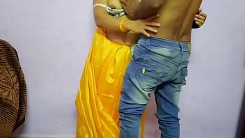 Preview 2 of Gag The Fog - गली में नई पडोसन ने सामान बिठाने के बहाने बुलाया