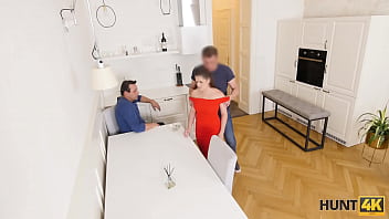 Preview 3 of Lades Animal Xxx Hd - HUNT4K. Gl&uuml_cklicher J&auml_ger trifft entz&uuml_ckendes K&uuml_ken mit ihrem armen Vater und verf&uuml_hrt sie f&uuml_r Sex